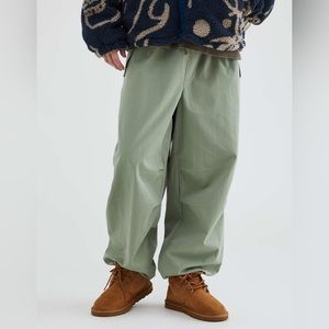 🎈 BDG Ripstop Baggy Balloon Pant size M